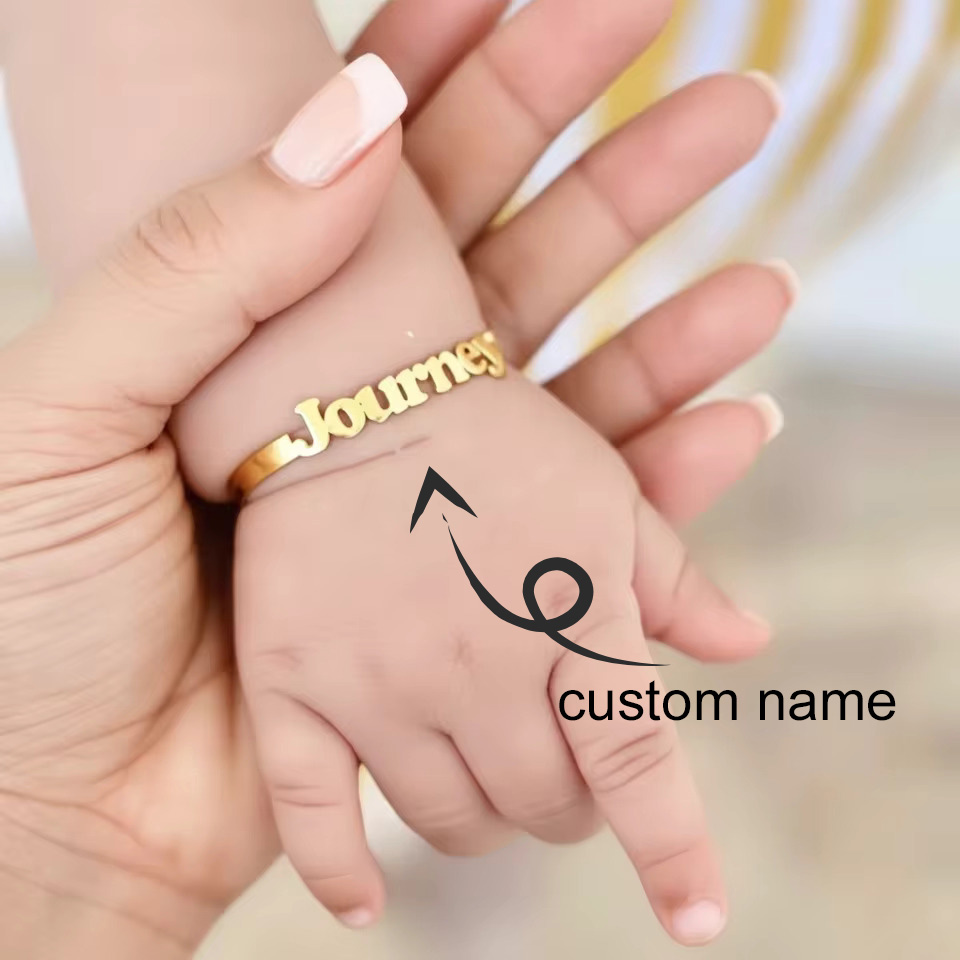 Baby Name Bangle Personalized  - Cuff Bangle Bracelet recension och pris
